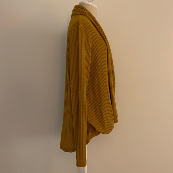 ANTHROPOLOGIE AKEMI + KIN WOODRUFF TOP - Picture 5 of 11